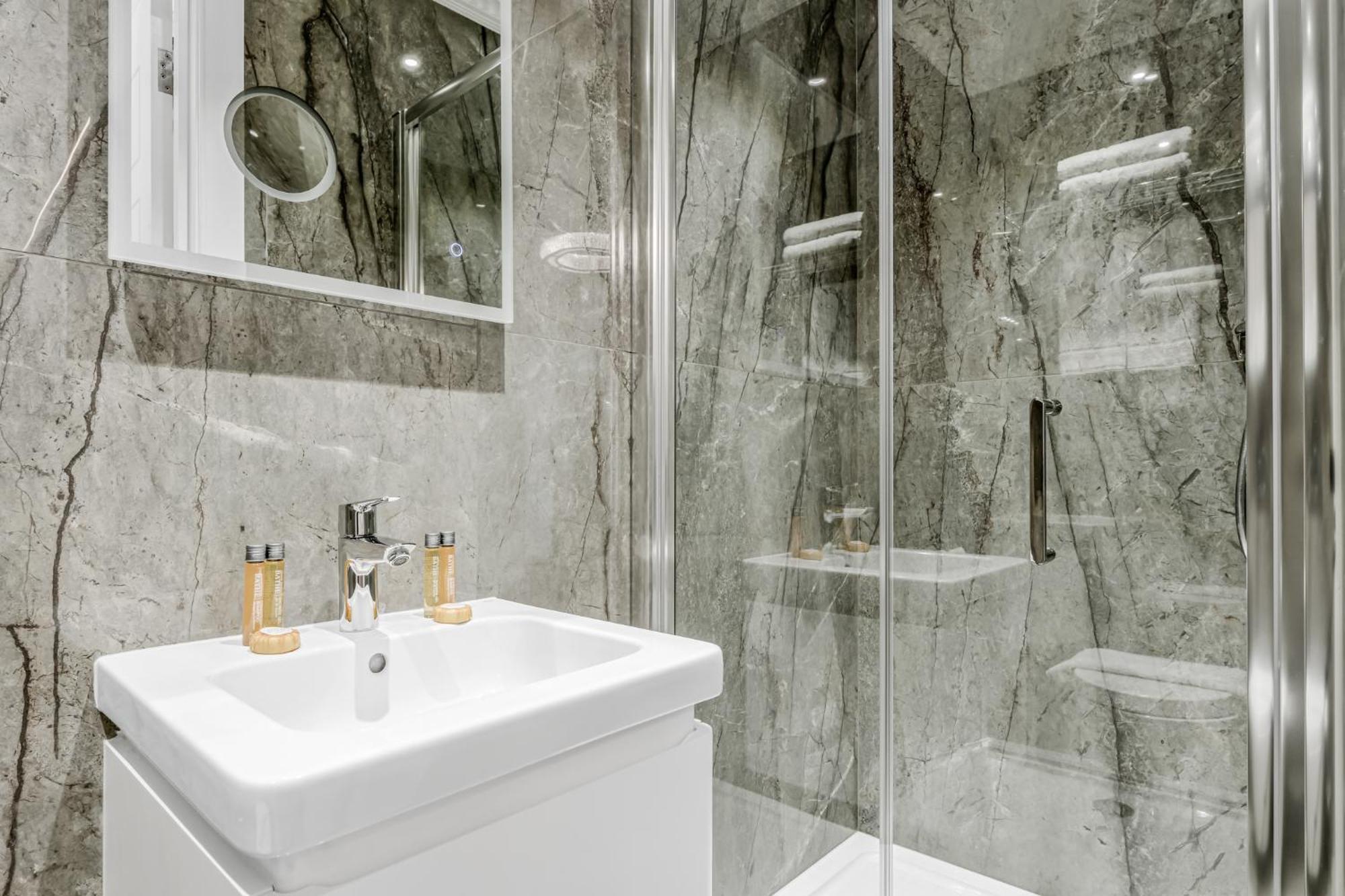 Cleveland Residences Bloomsbury London Bagian luar foto
